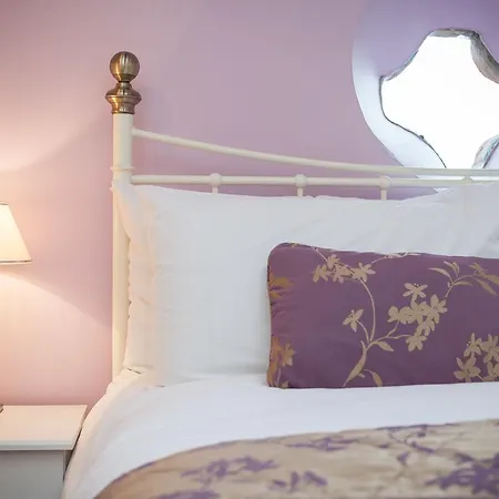 לינה וארוחת בוקר Thistledown House