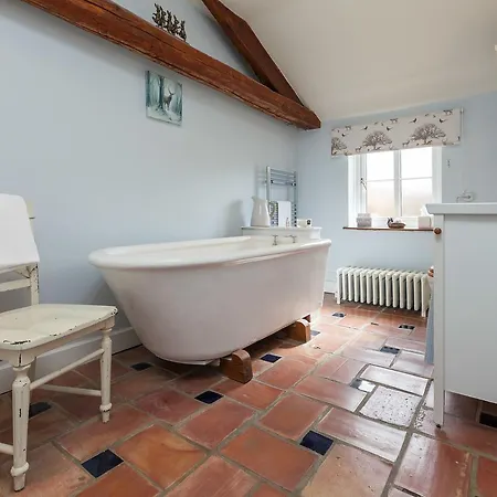 Thistledown House 4*