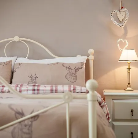 Alojamento de Acomodação e Pequeno-almoço Thistledown House 4*